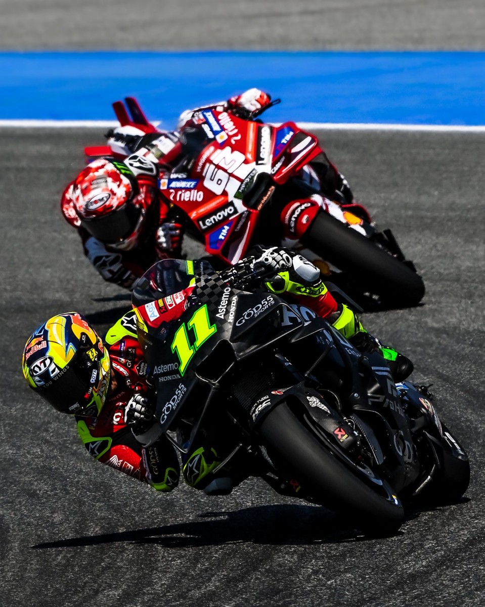 Диого Морейра и преследующий его Баньяя Диого Морейра и преследующий его Баньяя