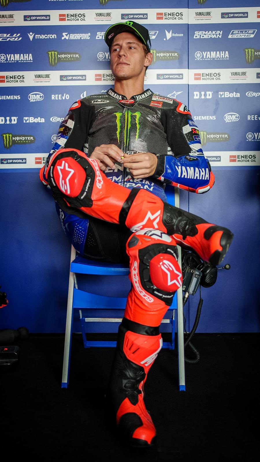 Фабио Куартараро тихо грустит в своем углу Фабио Куартараро тихо грустит в своем углу