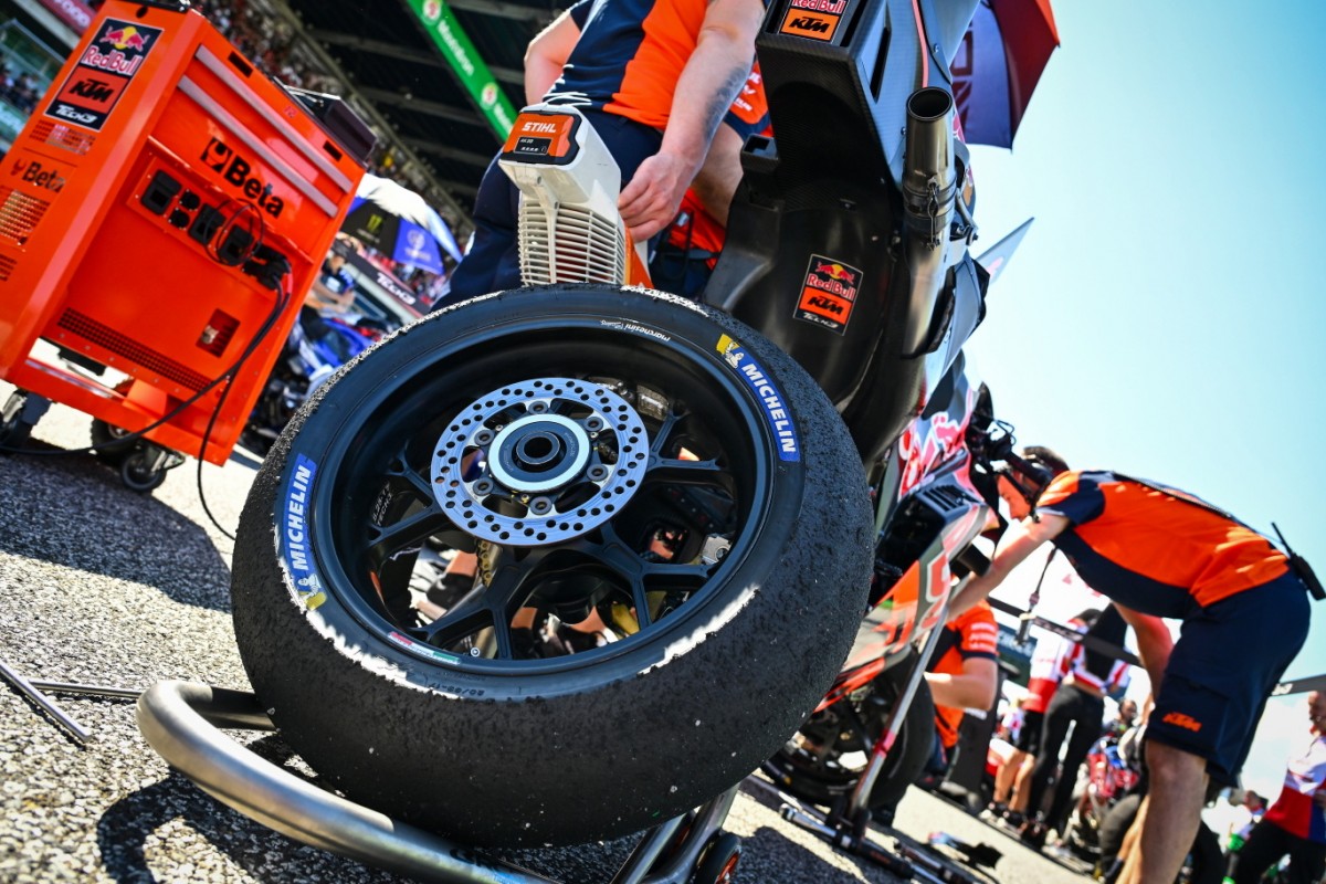 Маверик Виньялес: с первого круга новые шины вели себя как старые Маверик Виньялес: с первого круга новые шины вели себя как старые