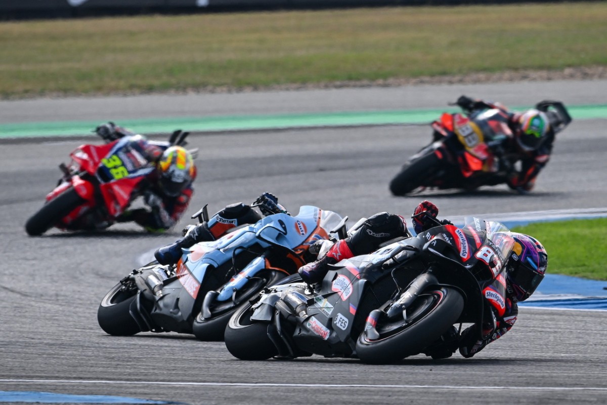 Аи Огура атакует Хорхе Мартина Аи Огура атакует Хорхе Мартина