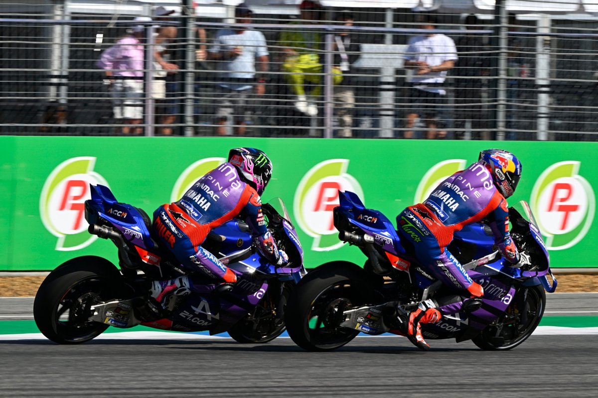 Топрак Разгатлиоглу обходит Джека Миллера в их первой совместной гонке MotoGP Топрак Разгатлиоглу обходит Джека Миллера в их первой совместной гонке MotoGP