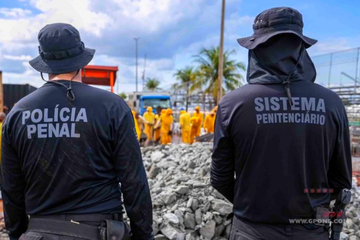 Арестанты чистят трассу в Гоянии Арестанты чистят трассу в Гоянии