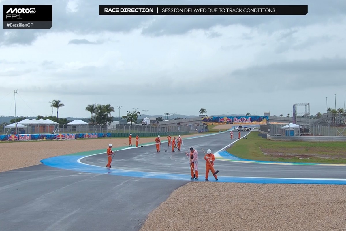 Старт FP1 Moto3 BrazilianGP отложили на целый час Старт FP1 Moto3 BrazilianGP отложили на целый час