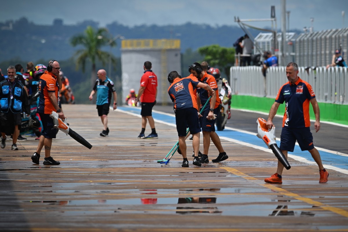 Постоянно переменная погода - символ Гран-При Бразилии Постоянно переменная погода - символ Гран-При Бразилии