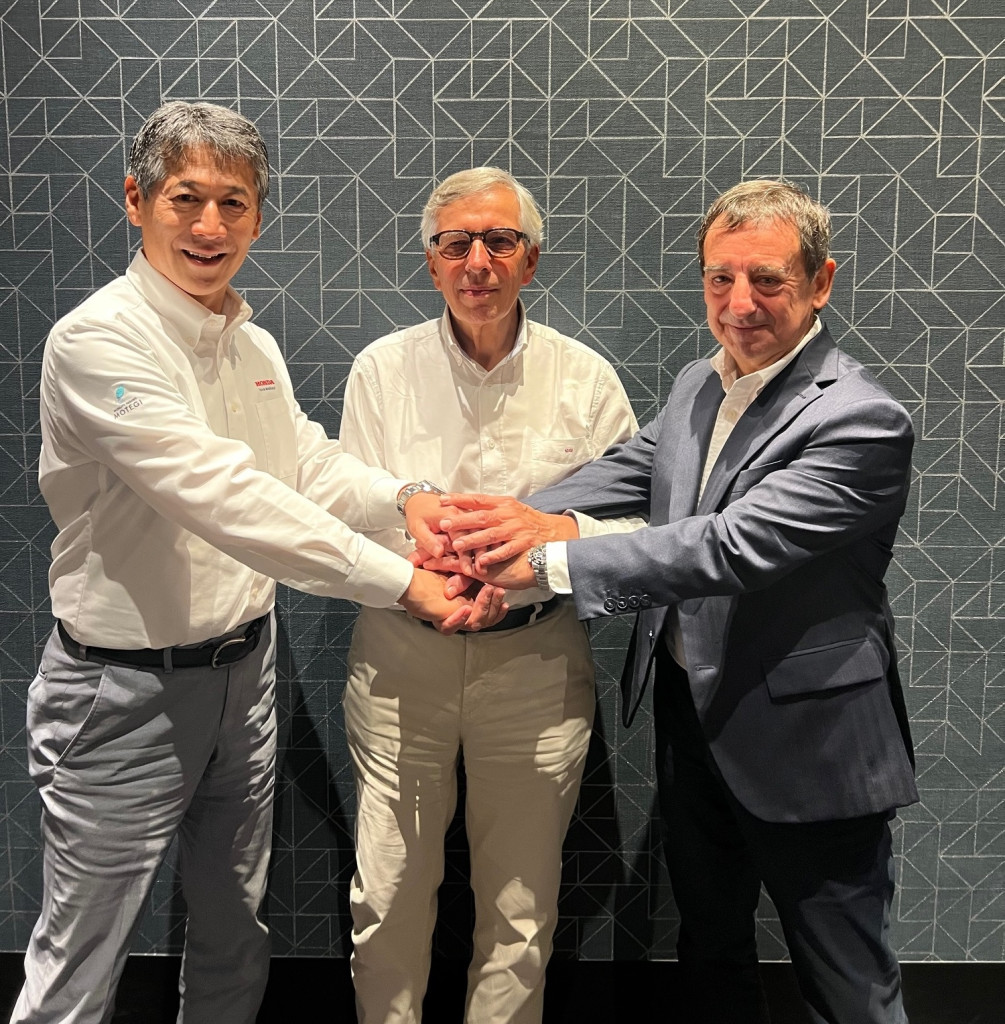 Тройка организаторов FIM EWC - новая ассоциация промоутеров Endurance Moto Promoter (EMP) Тройка организаторов FIM EWC - новая ассоциация промоутеров Endurance Moto Promoter (EMP)