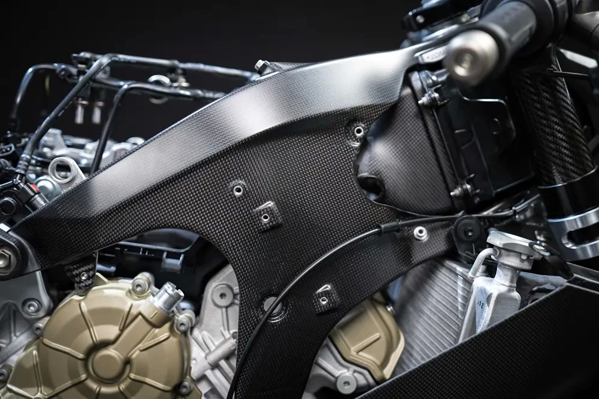 Карбоновая рама Ducati Superleggera V4 Centenario Карбоновая рама Ducati Superleggera V4 Centenario
