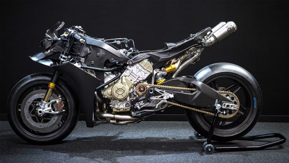 Полностью карбоновое шасси Ducati Superleggera V4 Centenario Полностью карбоновое шасси Ducati Superleggera V4 Centenario