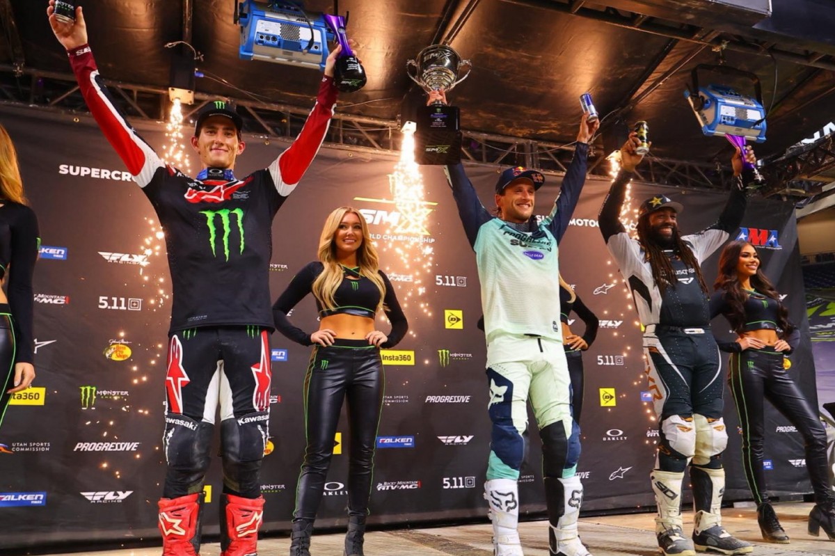 Подиум 11 этапа AMA Supercross в Детройте Подиум 11 этапа AMA Supercross в Детройте