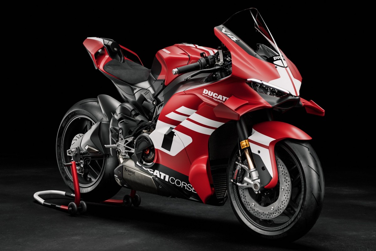 Ducati Superleggera V4 Centenario с полностью карбоновым шасси и тормозами Ducati Superleggera V4 Centenario с полностью карбоновым шасси и тормозами