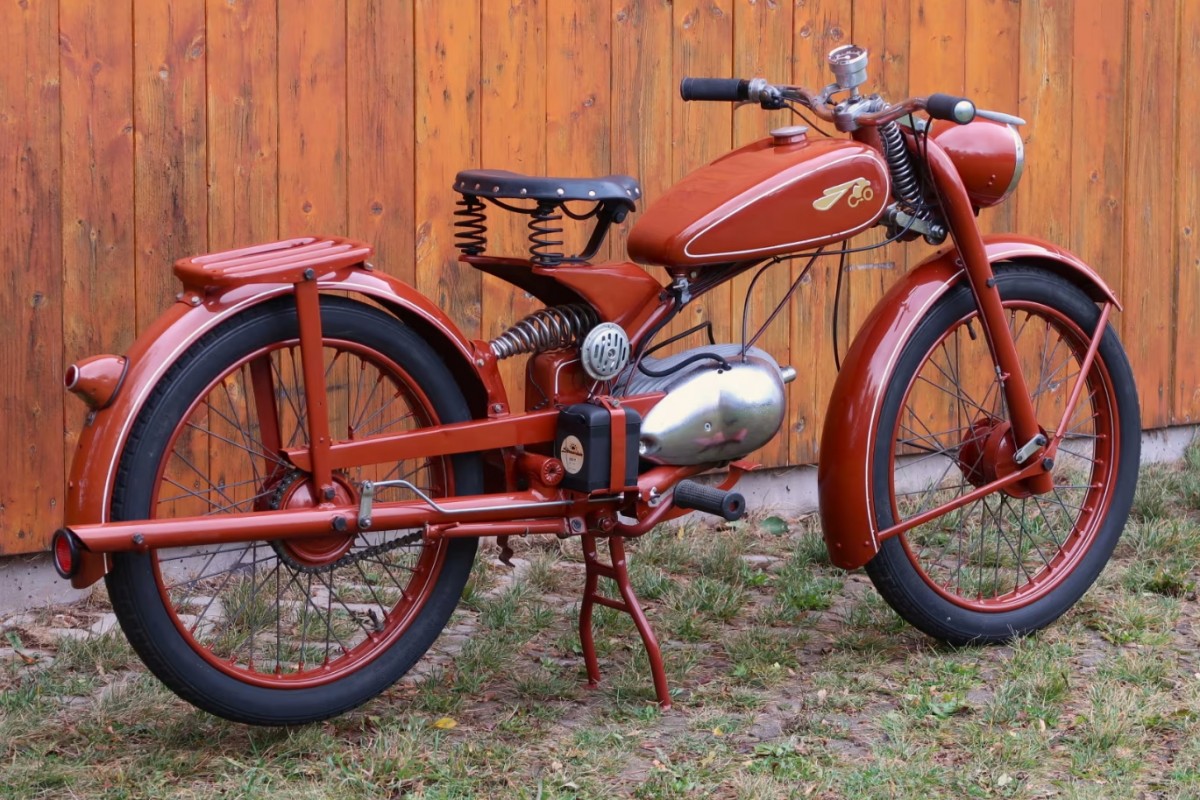 Riedel Imme R100 (1948) на аукционе Mecum Riedel Imme R100 (1948) на аукционе Mecum