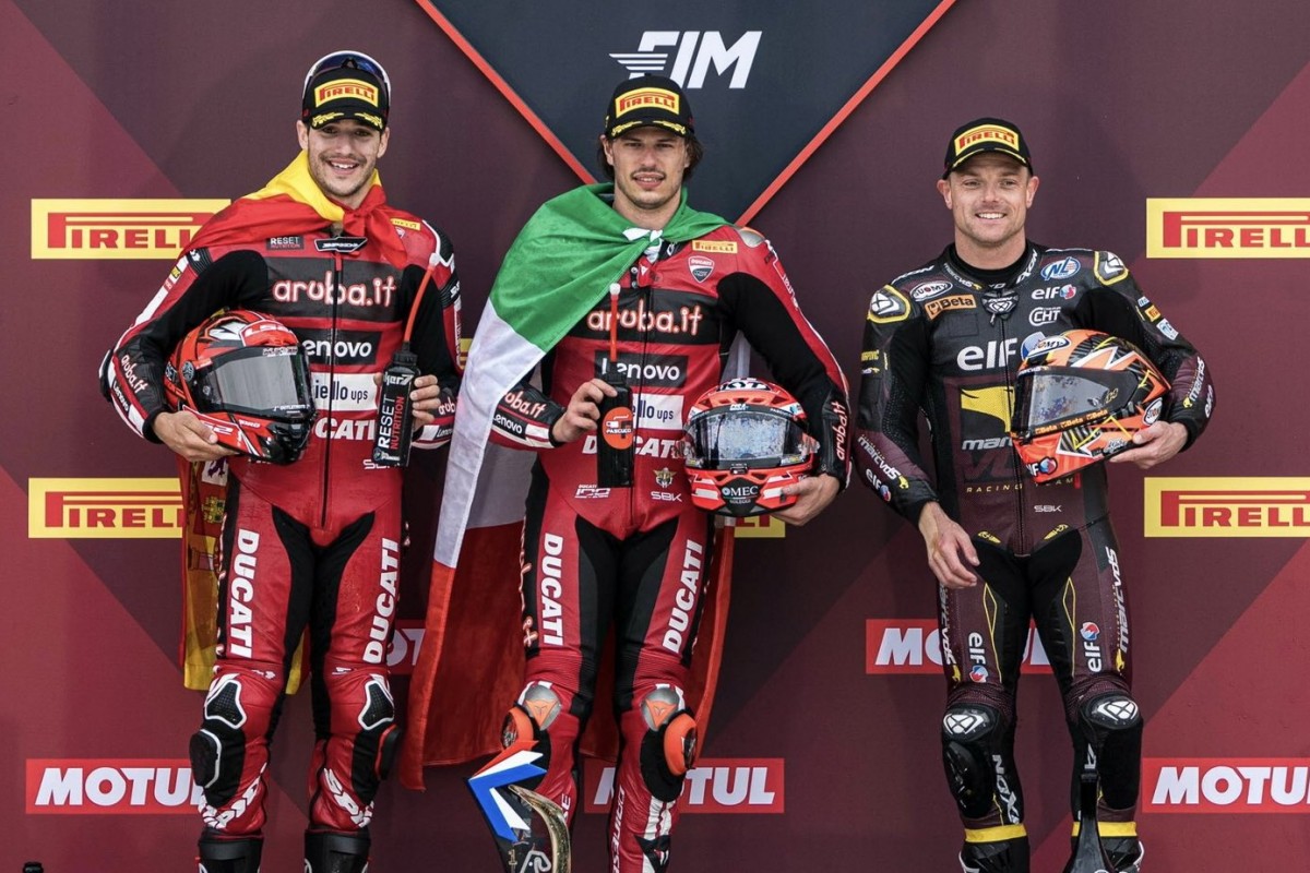 Подиум субботней гонки WorldSBK в Ассене Подиум субботней гонки WorldSBK в Ассене