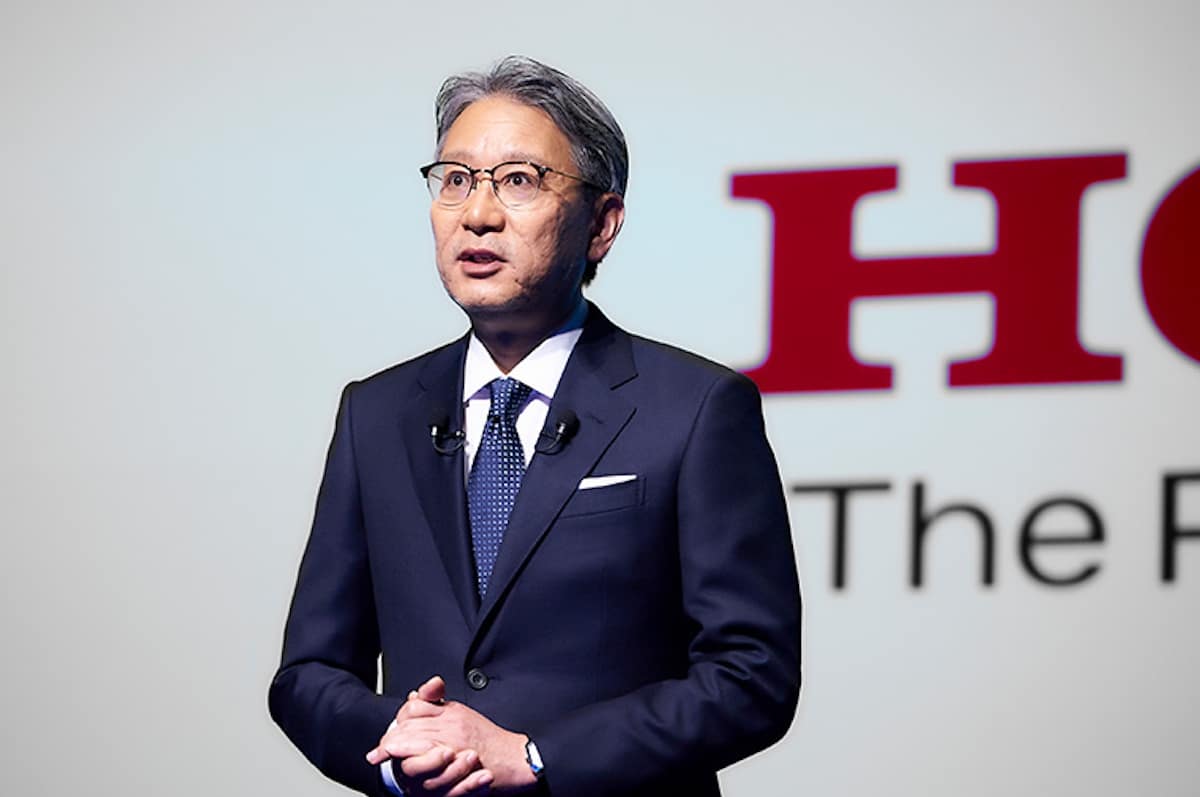 Президент Honda Тосихиро Мибе обеспокоен Президент Honda Тосихиро Мибе обеспокоен
