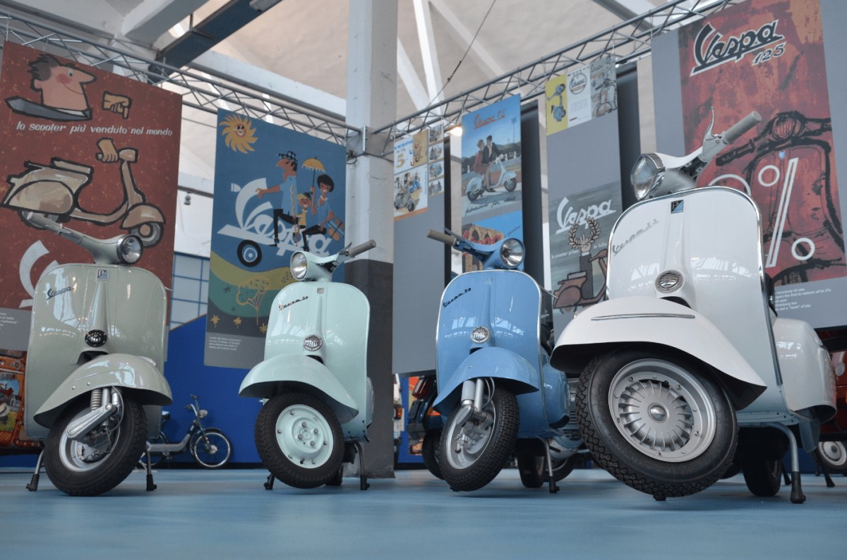 Мотороллеры Веспа в Museo Piaggio Мотороллеры Веспа в Museo Piaggio