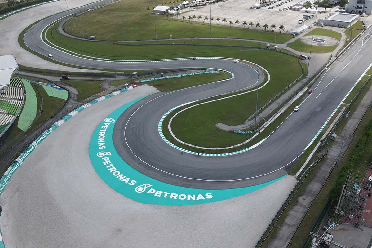 1 и 2 повороты Sepang International Circuit 1 и 2 повороты Sepang International Circuit
