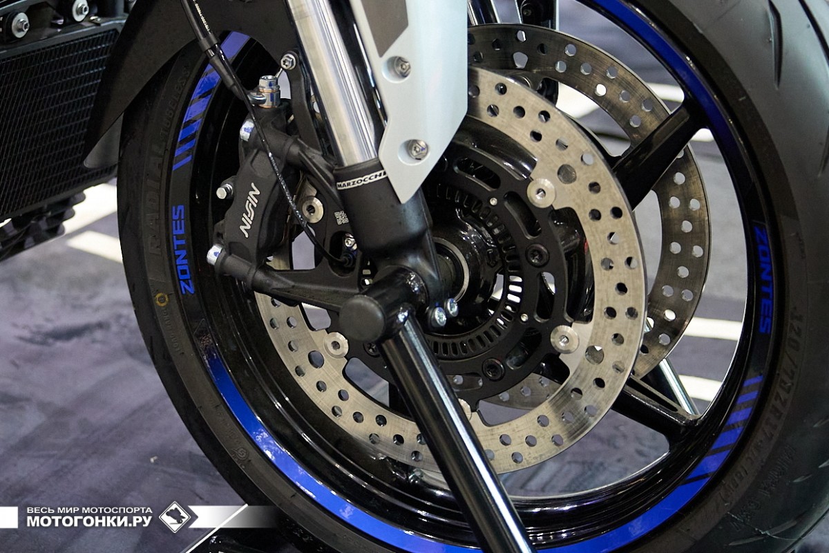 Zontes 703T: честные тормоза Nissin, картриджный перевертыш Marzocchi с регулировками Zontes 703T: честные тормоза Nissin, картриджный перевертыш Marzocchi с регулировками