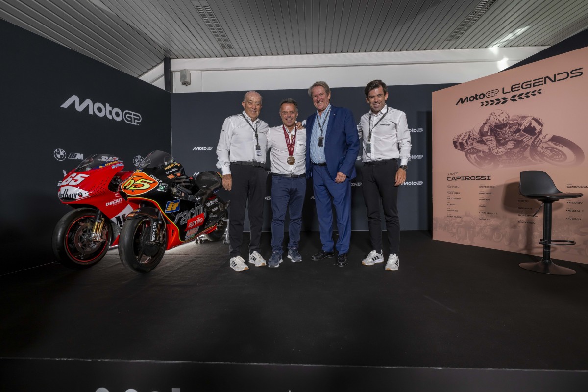 Лорис Капиросси стал Легендой MotoGP Лорис Капиросси стал Легендой MotoGP