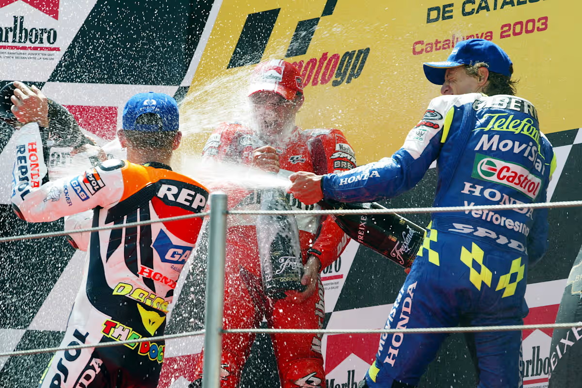 Лорис Капиросси принес первую победу Dicati в MotoGP: Гран-При Каталонии 2003 Лорис Капиросси принес первую победу Dicati в MotoGP: Гран-При Каталонии 2003