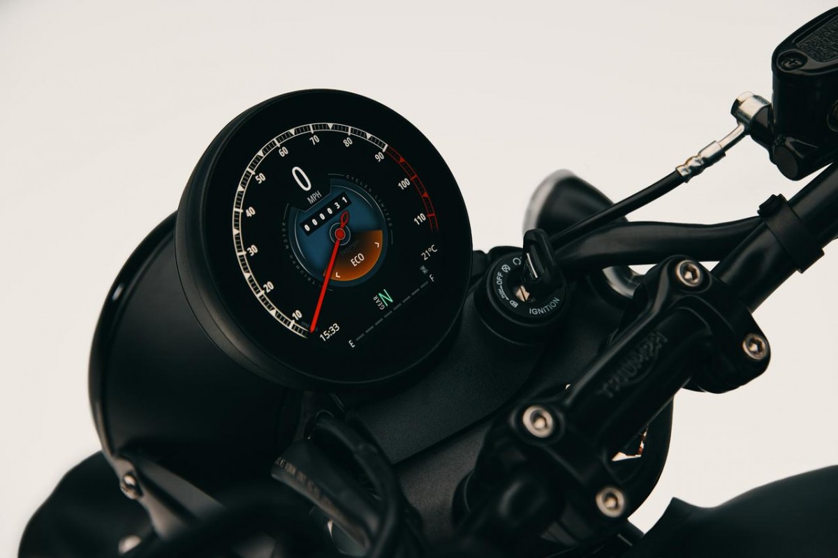 Цифровая контрольная панель Triumph Bonneville T40 (2027) Цифровая контрольная панель Triumph Bonneville T40 (2027)