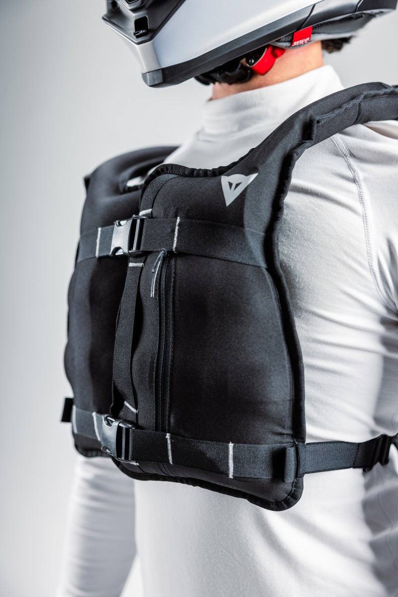 Сработавшая подушка безопасности Dainese Smart Go Сработавшая подушка безопасности Dainese Smart Go