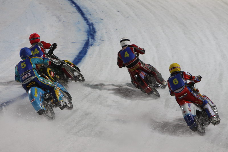 Maisto РјРѕС‚РѕС†РёРєР» Eis Ice Speedway