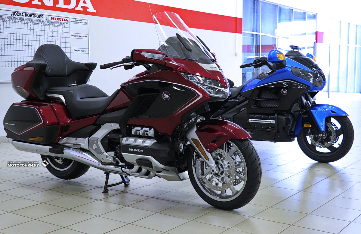 Новая голд винг. Honda Gold Wing 2018. Honda Gold Wing 1800 2018. Honda gl1800 Gold Wing. Honda Goldwing 1800 2018.