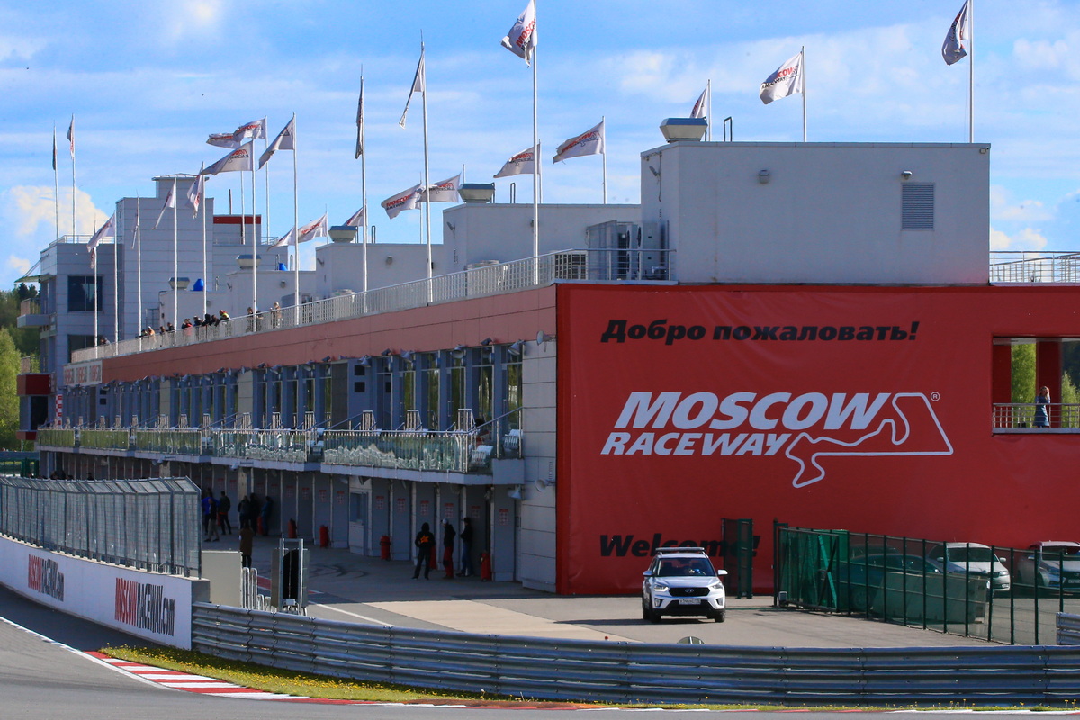 Moscow Raceway анонсировал предварительный календарь гонок и трек-дней на  2023 год / МОТОГОНКИ.РУ