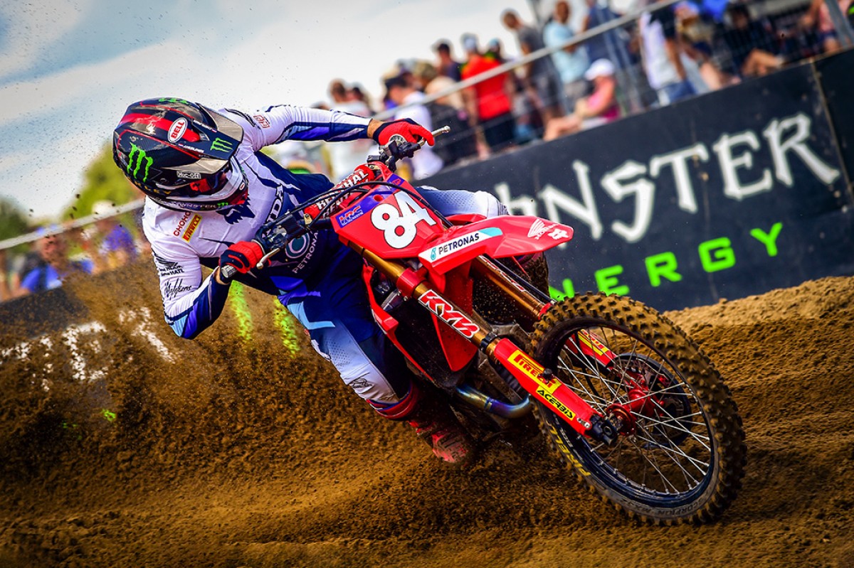 Мировой мотокросс: Херлингс выиграл квалификационную гонку MXGP в Ломмеле
