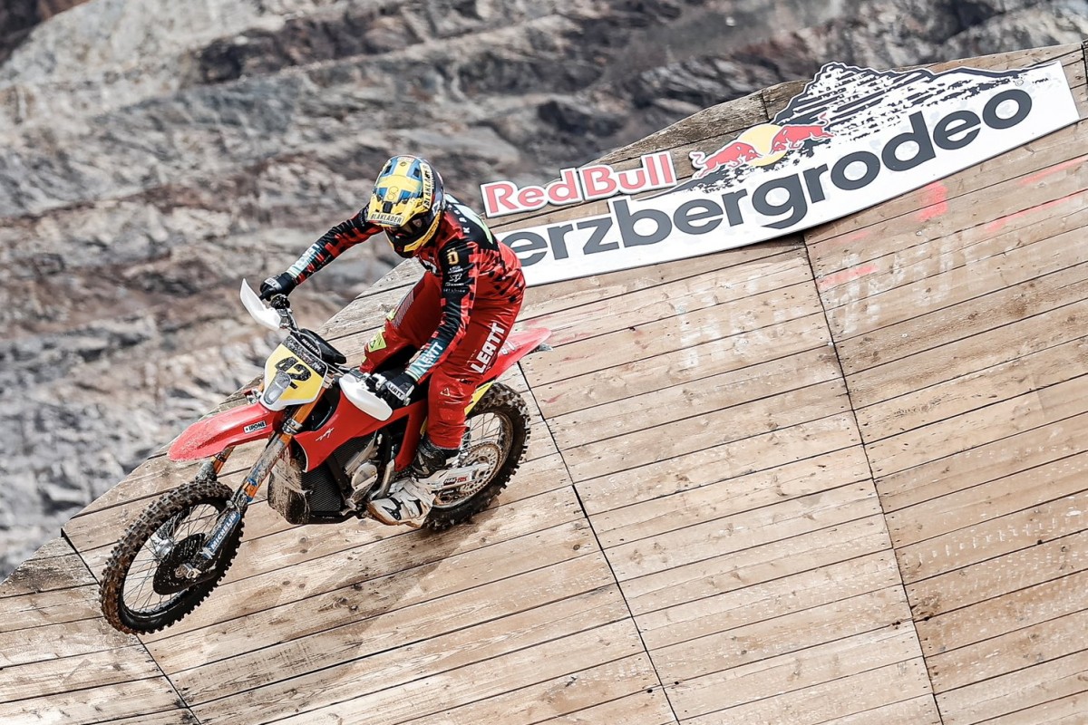 Электрички на Red Bull Erzbergrodeo: знаменитая хард-эндуро гонка допустила на старт Stark Future