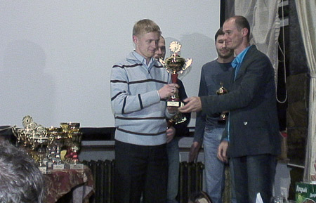 Стефен Эвертс вручает награды призерам Blata Cup