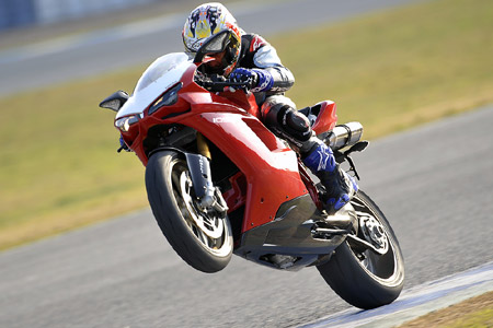 Ducati 1098R: Так бы и ездил на заднем колесе! Один кайф!!!