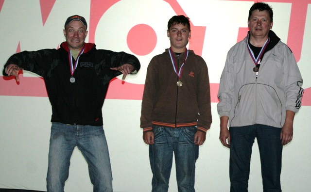 подиум KTM Cup: первое место - Денис Куценко, второе - Александр Самойлов (слева), третье - Андрей Уткин (справа) 