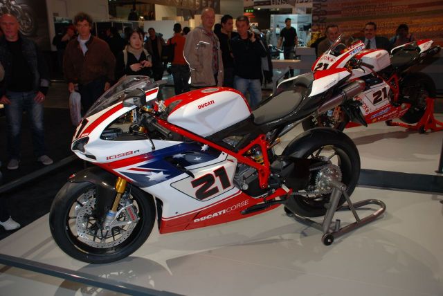 реплика Ducati 1098R Troy Bayliss