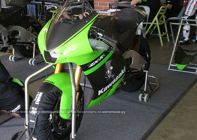 Kawasaki Ninja ZX-RR (2009) на приватных тестах в Австралии