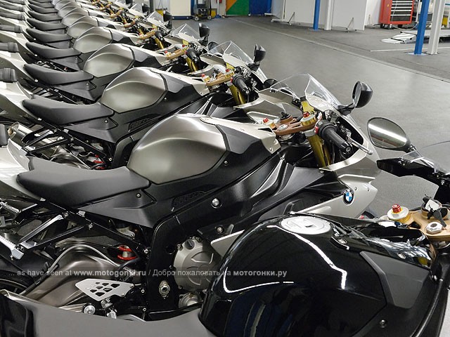 500 мотоциклов BMW S1000RR в дорожной комплектации уже готовы к продаже