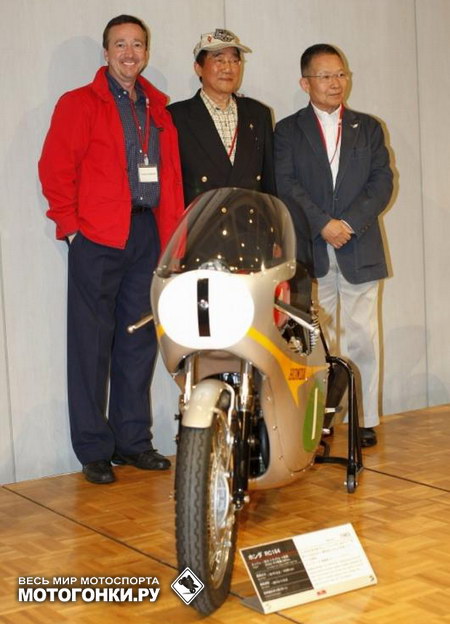 Исторические корни Honda: Спенсер, Танигучи и Такахаси на презентации Repsol Honda в 2009
