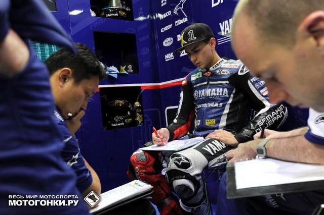 MotoGP: Хорхе Лоренцо работает с командой после испытаний в Катаре