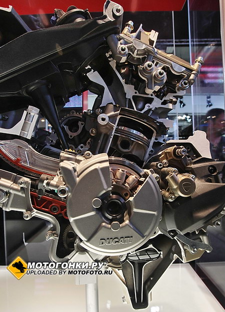 Ducati 1199 Panigale: двигатель Superquadro в разрезе