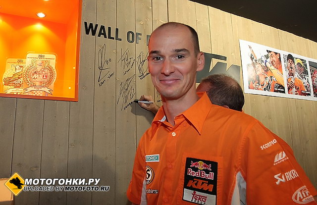 Менеджер KTM Racing, 10-кратный чемпион мира Стефан Эвертс на EICMA-2011
