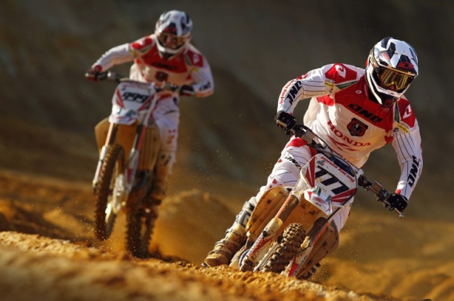Дополнительное изображение к новости Фотосет пилотов Honda World Motocross: Бобрышев и Гонсалвеш