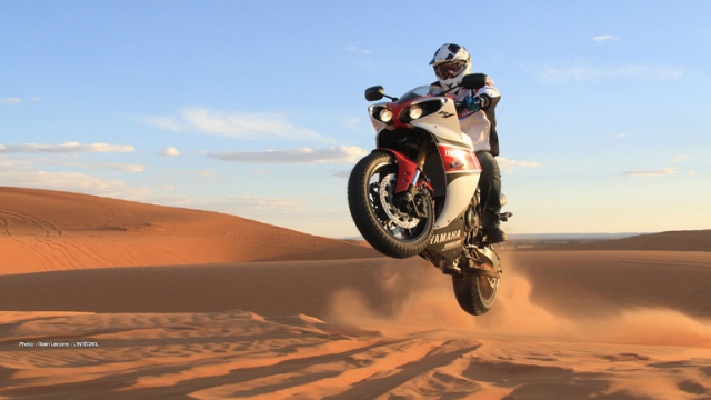 Стефан Петрансель - по пустыне на Yamaha R1
