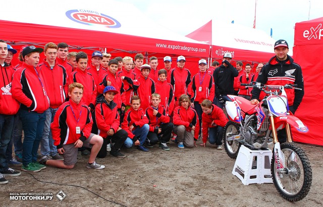 Евгений Бобрышев - главная звезда у 13-летних юниоров, которые завтра поедут в первую гонку на Honda CR150