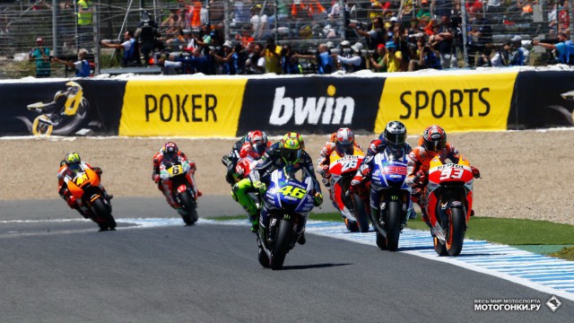 Гран-При Испании, MotoGP - первый круг - Росси вырывается вперед