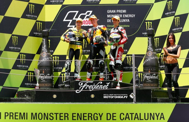 Тито Рабат, Маверик Виньялес и Жоан Зарко на подиуме Гран-При Каталонии, Moto2