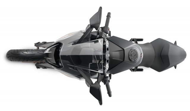 KTM RC 390 (2015) - вид сверху - очень компактный, даже на первый взгляд!