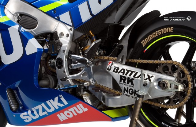 Официальные фотографии Suzuki GSX-RR MotoGP (2015)