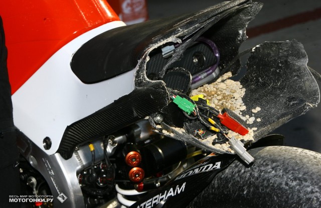 Moto2 - Grand Prix of Valencia, Ricardo Tormo: поломанный Caterham Зарко