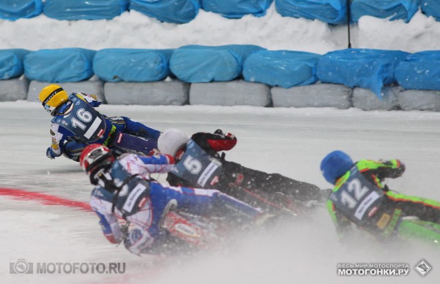 FIM Ice Speedway Gladiators 2015 RD1 Krasnogorsk: Is there anyone who can stop Nikolay Krasnikov #16?