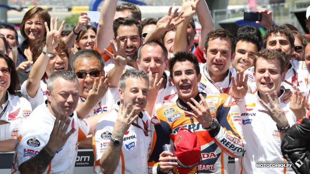 Гран-При Испании, MotoGP: Марк Маркес - 4 поул, 4 победа подряд, 100 очков из 100 возможных в 100-й гонке карьеры. Да он идеален!