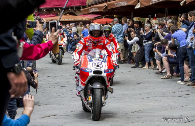 MotoGP ItalianGP - Гран-При Италии - скачки в Сиене с участием пилотов Ducati