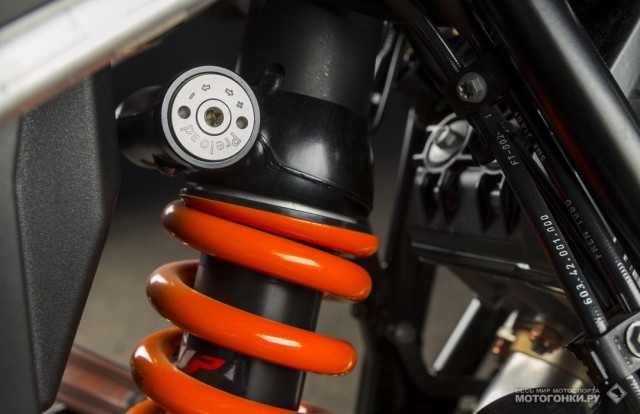 Тест-драйв KTM 1050 Adventure (2015): задний амортизатор WP имеет только одну настройку - преднатяг пружины